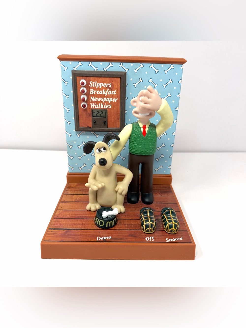 Wallace & Gromit Talking Alarm Clock Vintage Wesco 1995 8x6x6.5 Tested Working